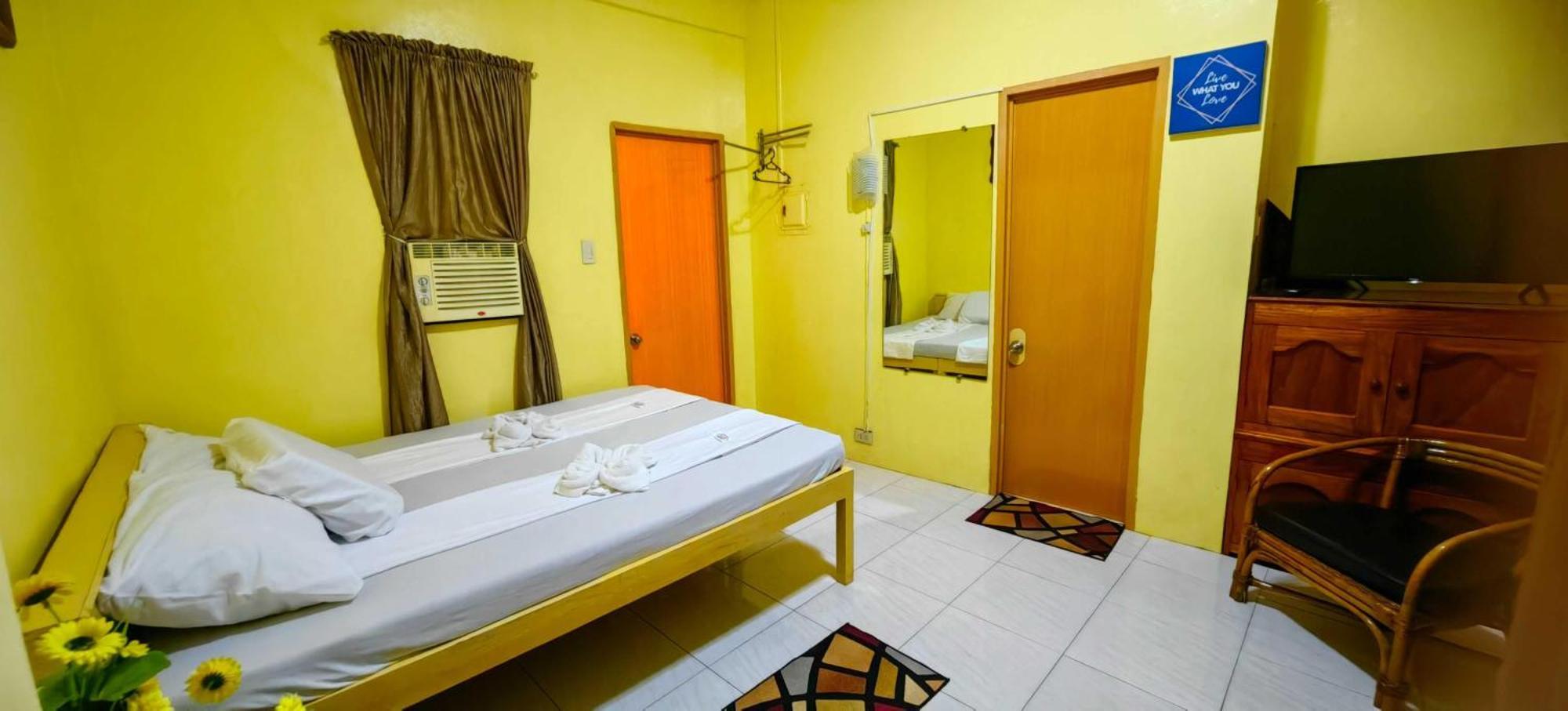 Las Residencias Bed And Breakfast Puerto Princesa Exterior photo