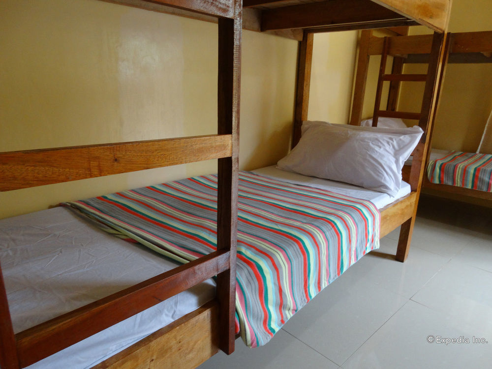 Las Residencias Bed And Breakfast Puerto Princesa Exterior photo