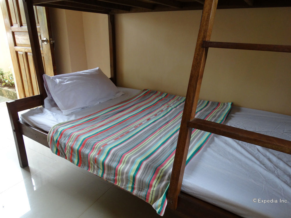 Las Residencias Bed And Breakfast Puerto Princesa Exterior photo